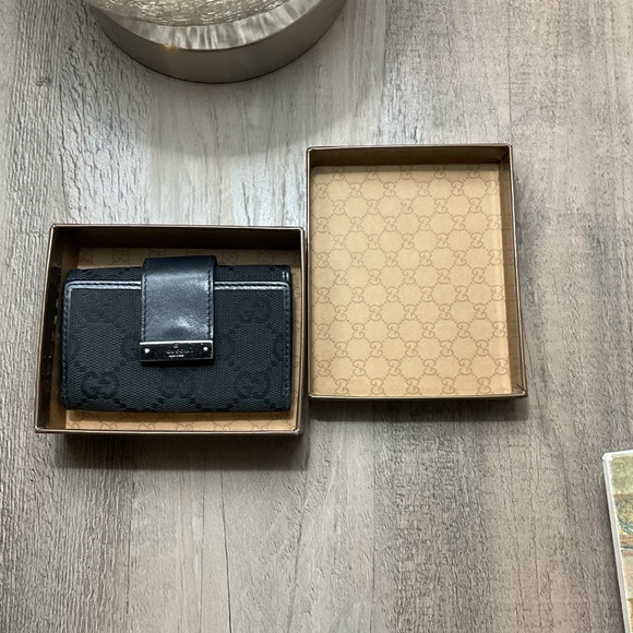 Gucci Key/ID money Holder - Picture 1 of 9